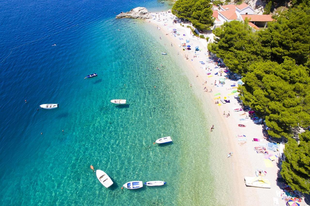 Apartments With A Parking Space Brela, Makarska - 18495 ภายนอก รูปภาพ