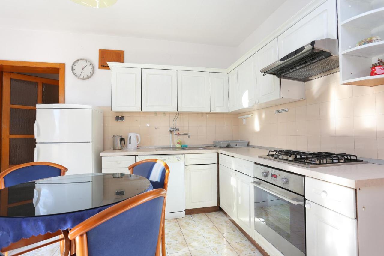 Apartments With A Parking Space Brela, Makarska - 18495 ภายนอก รูปภาพ