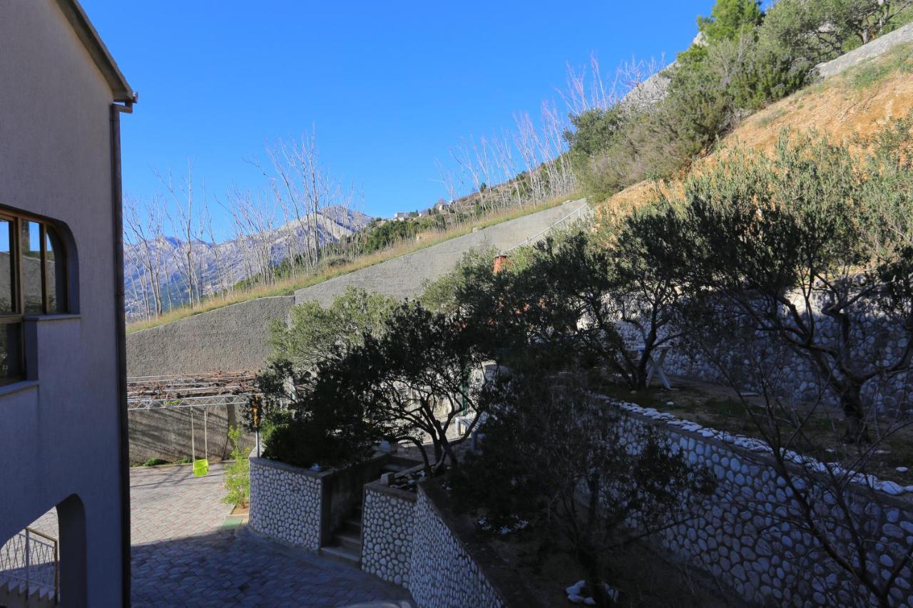 Apartments With A Parking Space Brela, Makarska - 18495 ภายนอก รูปภาพ