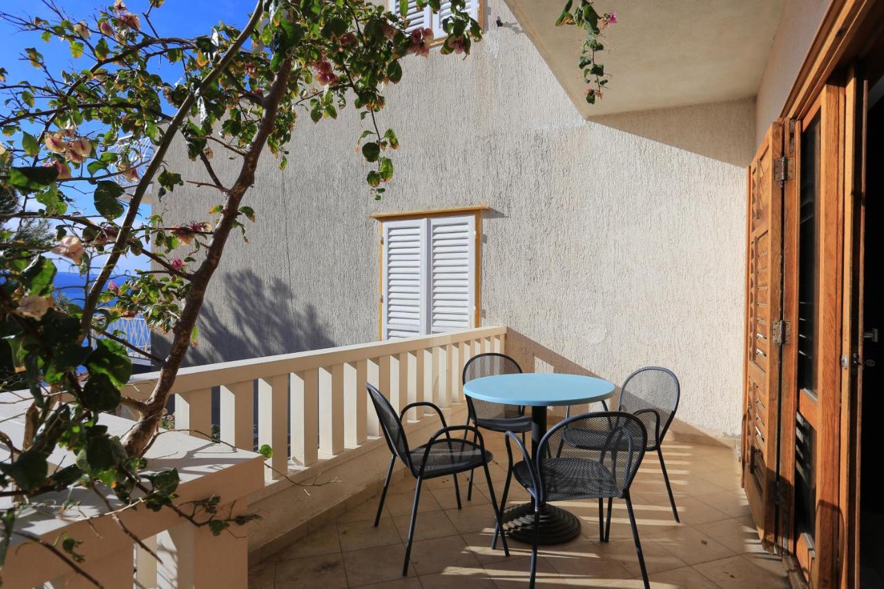 Apartments With A Parking Space Brela, Makarska - 18495 ภายนอก รูปภาพ