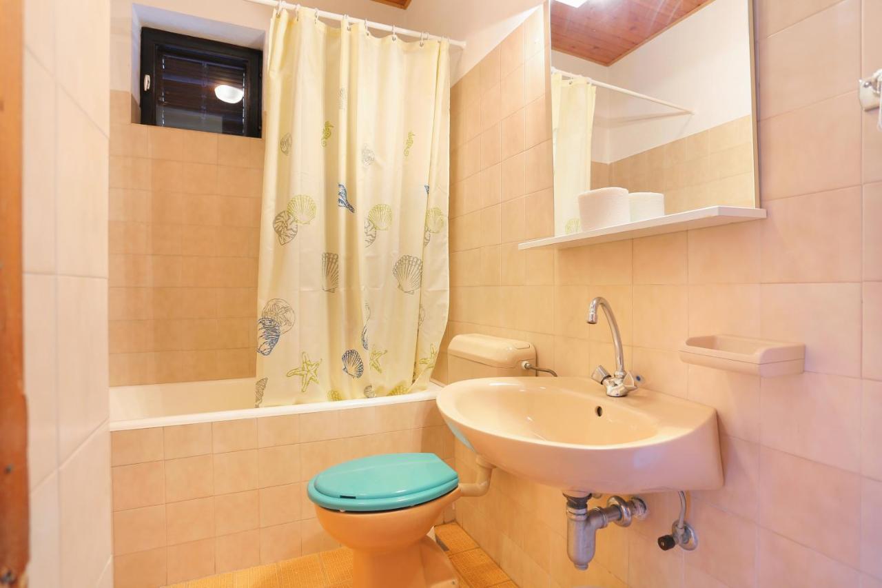 Apartments With A Parking Space Brela, Makarska - 18495 ภายนอก รูปภาพ
