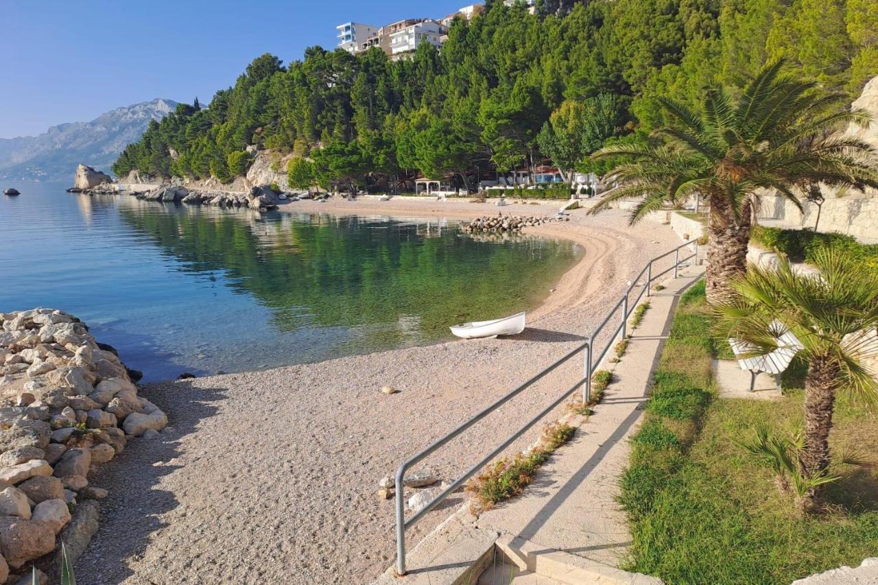 Apartments With A Parking Space Brela, Makarska - 18495 ภายนอก รูปภาพ