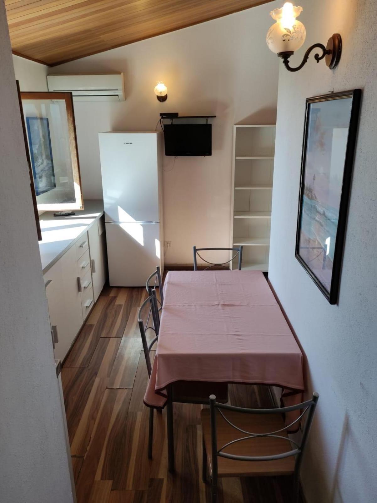 Apartments With A Parking Space Brela, Makarska - 18495 ภายนอก รูปภาพ
