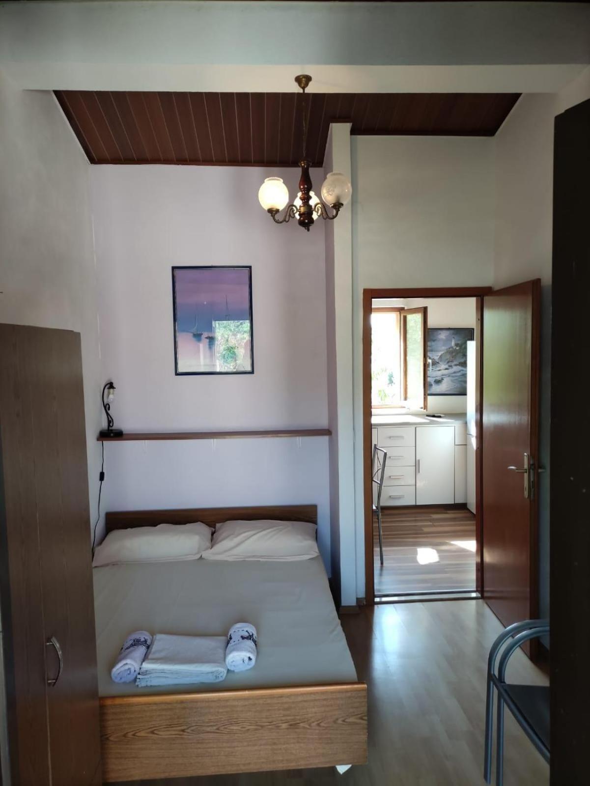 Apartments With A Parking Space Brela, Makarska - 18495 ภายนอก รูปภาพ