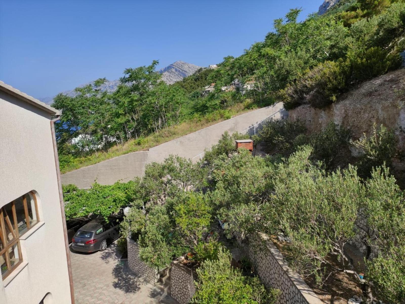 Apartments With A Parking Space Brela, Makarska - 18495 ภายนอก รูปภาพ